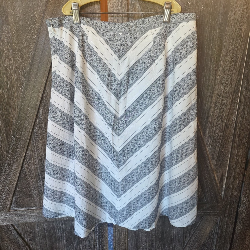 Ann Taylor Loft Skirt Women Size 8 Black Gray White Chevron Floral Stripe A-Line